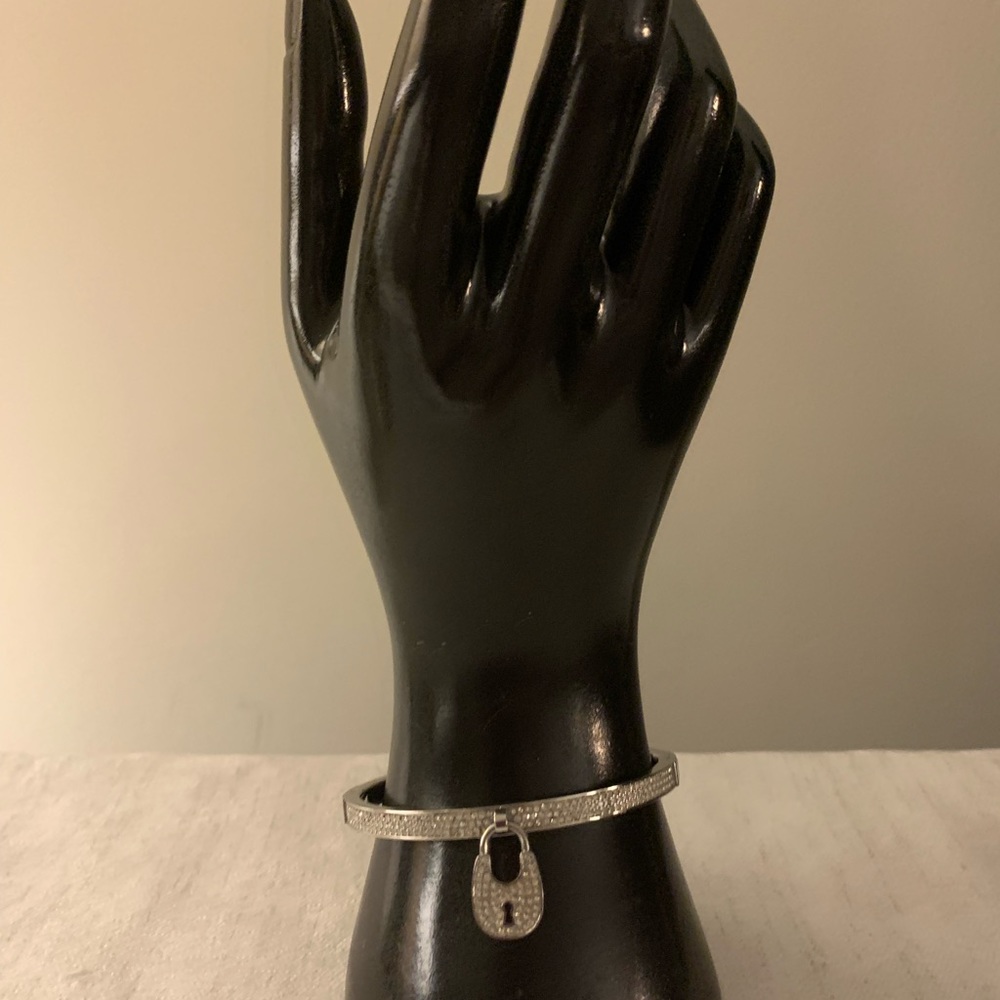 MICHAEL KORS hinged BANGLE BRACELET SILVER/TONE - Picture 1 of 6